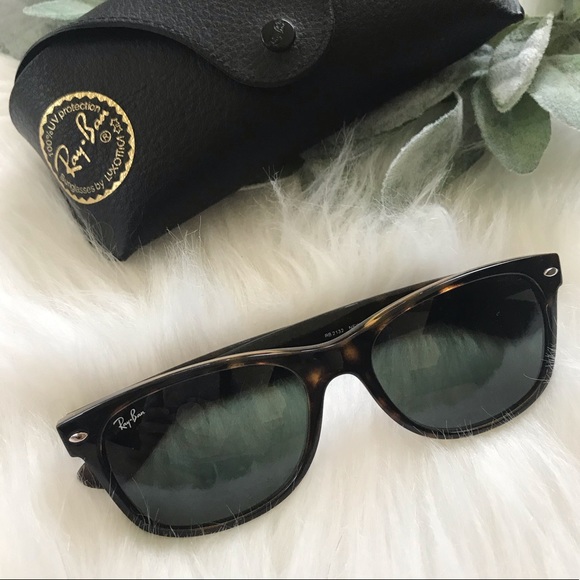 Ray-Ban Accessories - {Ray-Ban} New Wayfarer Classic Tortoise Shell